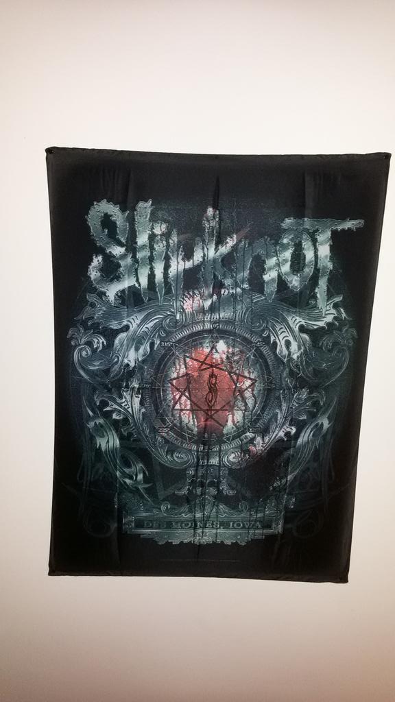 new slipknot flag on the wall ^^