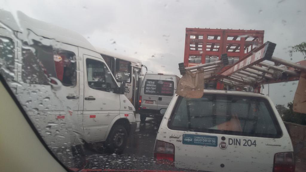 carmen0910's tweet photo. @Belemtransito Olha a situação no entrosamento!  Aff! http://t.co/Gi0JnzTWh5