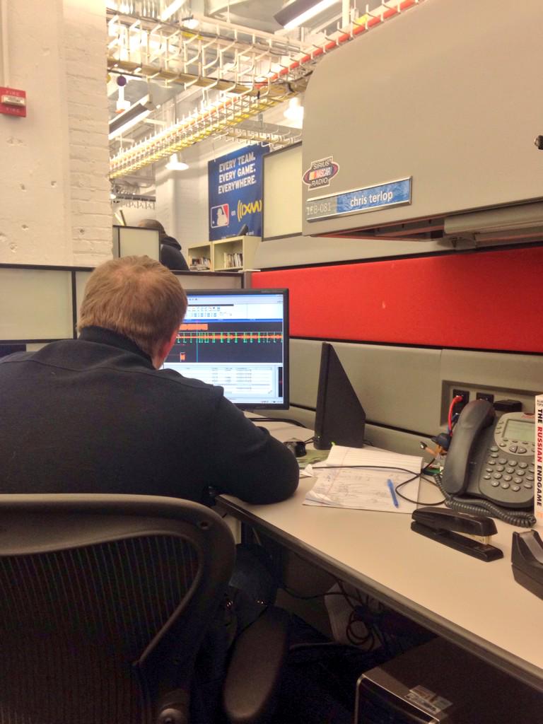 MrsGirlop's tweet photo. Take your wife to work night. It's not GOIG well. @ChrisTerlop #cleanitup #traish #baldspot http://t.co/kaBbXrf5lc