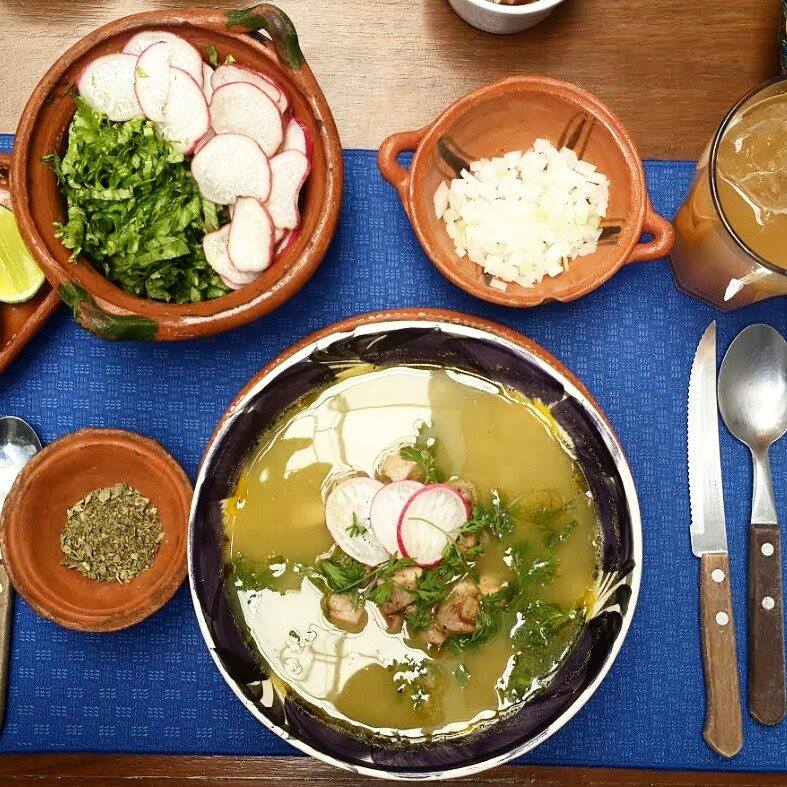 #PorFinViernes ¡Te esperamos en Schiller 333 de 1 pm a 1:30 am! Reserva al 2624-0361