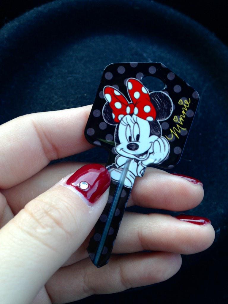 simplehavenco's tweet photo. Officially moved in... ❤️ #ApartmentKey #DisneyLove #brilix2014 http://t.co/IAZBu1Ckdi