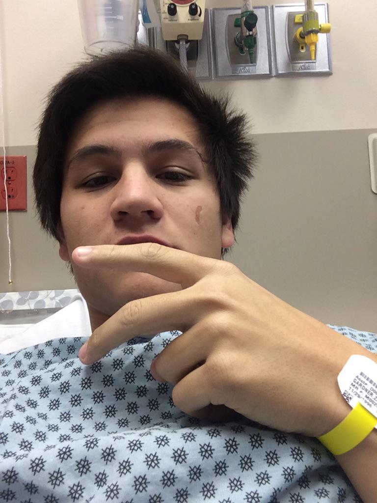 ZachisGucci's tweet photo. catch y'all on the flip. #barless http://t.co/uFzXgkCF4E