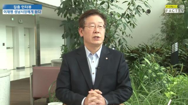facttvdesk's tweet photo. [팩트TV] 이재명 “18대 대선, 3.15보다 더한 부정선거” 질타
http://t.co/JixfsKMBsz
"국가기관이 총동원되어 국민의 눈과 귀를 가렸지만, 처벌도 책임도 진상규명도 제대로 없었다" http://t.co/X1OMw0RrSJ