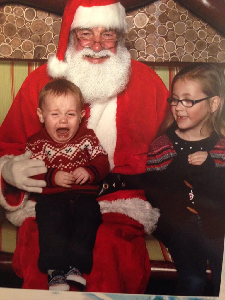 neff_Xo's tweet photo. @GlobalEdmonton @nicolaweather #funwithsanta http://t.co/DAVWeimjR1