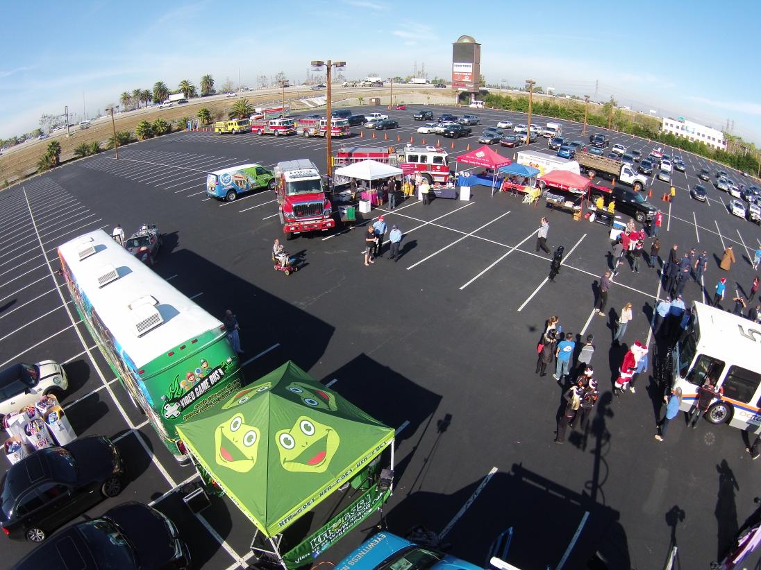 videogamebus's tweet photo. @ABC7JulieSone Video Game Bus #videogamebus 818-391-8191
http://t.co/VPDopZatA6 #abc7holiday http://t.co/OS67IfY8Qs