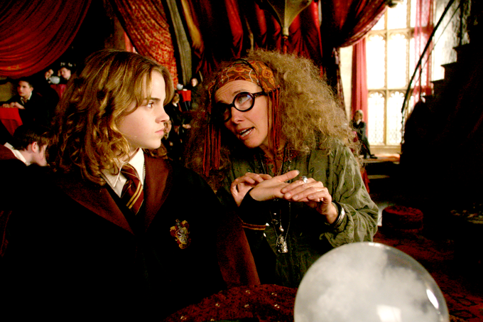 シビル トレローニー先生のプロフィール 予言他 ハリーポッター ポッターポータル Potterportal