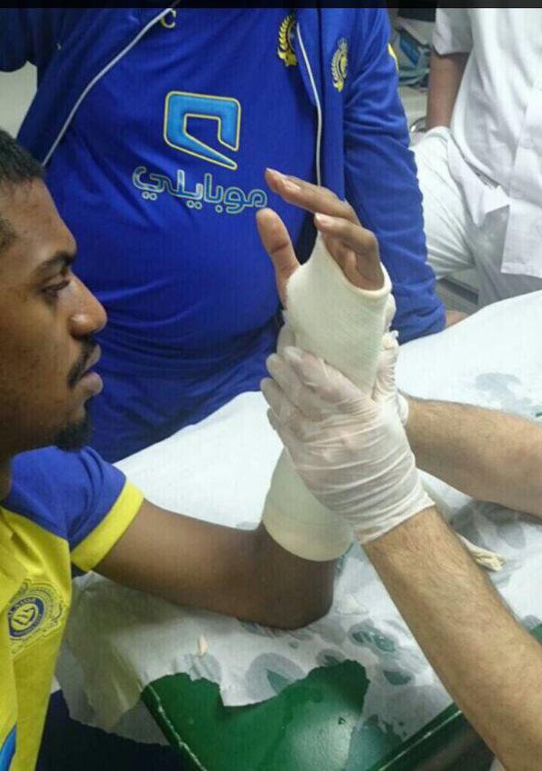 ALMRISEUL's tweet photo. أعجز عن وصف ماتقدمه من مستويات ، اليوم تحاملت كثيرا على إصابتك ورغم ذلك أبدعت 
بيض الله وجهك يا بطل .

@ibrahimg_14 http://t.co/LJ93tpkN9Y