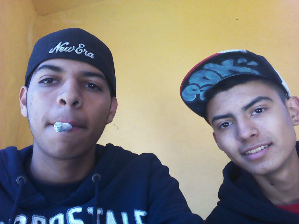 sakerLR17's tweet photo. A darle fuerza al churro
lo siento jefa asi no me aburro http://t.co/7qTMfdtWyW