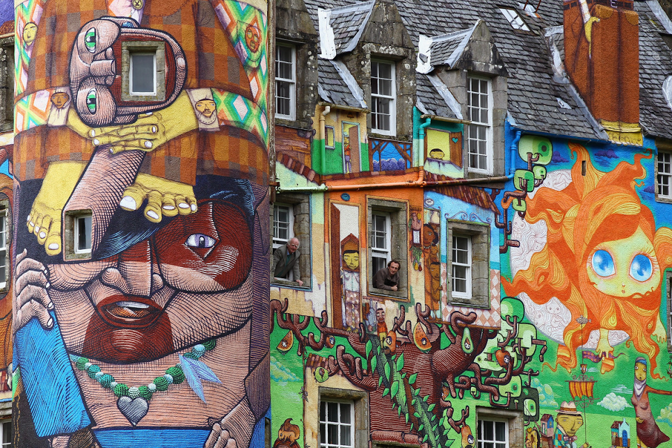HuffPost's tweet photo. Street artists turn an old Scottish castle into a psychedelic graffiti haven http://t.co/trhSSD4N2H http://t.co/G8wsapyJ7w