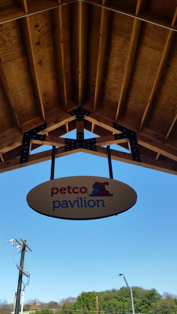 mariaja2011's tweet photo. Spent some time volunteering today& came across this cool pavilion @Petco @sapetsalive #pjac http://t.co/edqGQWBg3L