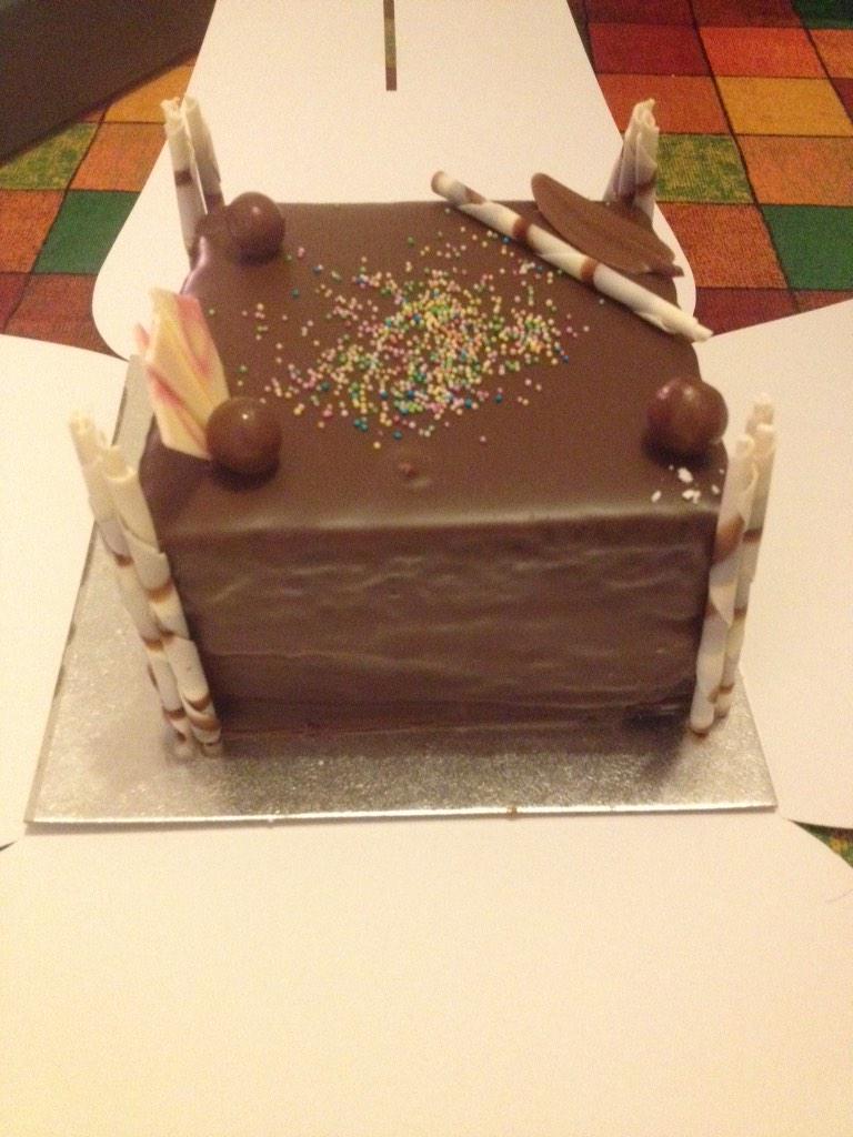 ciaraleeot's tweet image. Birthday cake for Mam :-) #waitover #yum