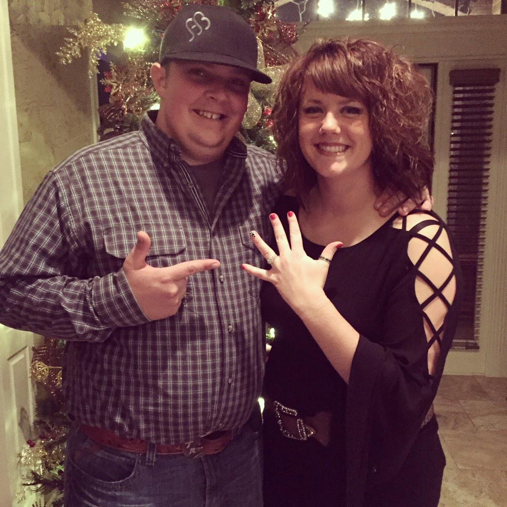 JessicaRStout's tweet photo. So blessed with an awesome fiancé. He's been working so hard this week on the wedding. So #blessed #ROCKOUTDB http://t.co/aFep0drolZ