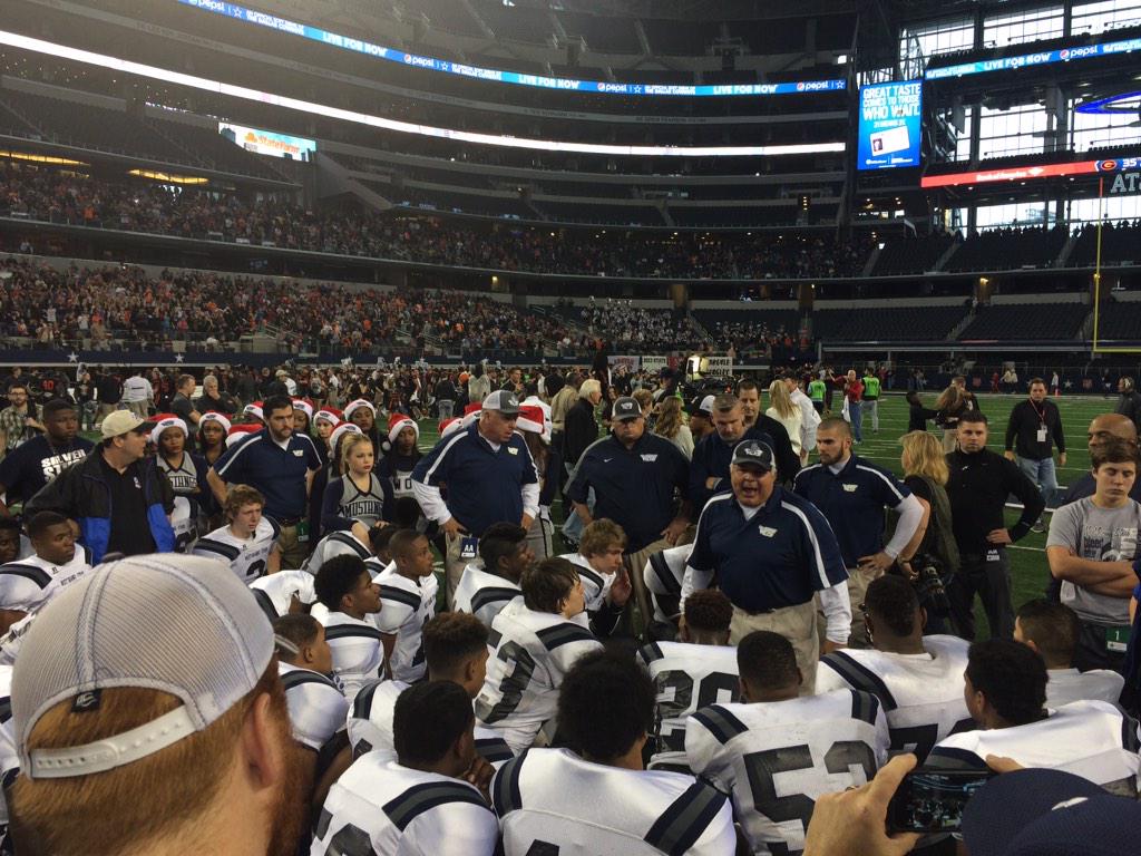 AshlyElamSports's tweet photo. Head Coach Cornel Thompson praising his 2014 West Orange-Stark Mustangs #12SportsSETX #GoWOS #UILState http://t.co/sgG4Z1nWqZ
