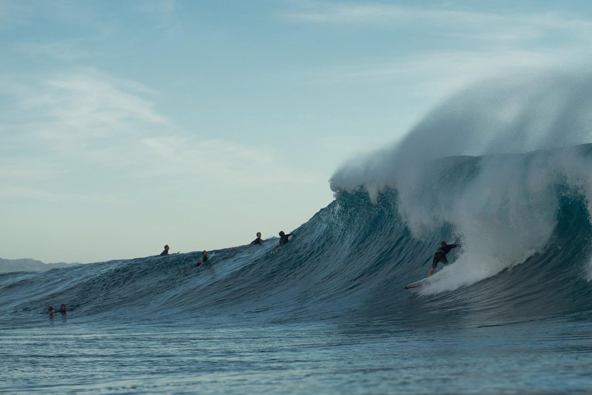 ripcurl's tweet photo. In the water now @Mick_Fanning vs Buchan vs Wilson #BillabongPipeMasters @ASP pic: Corey #GoMick! http://t.co/fkouDx4lyW