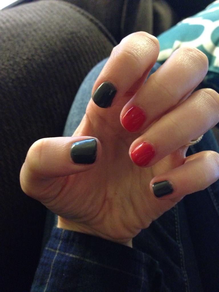abbymcwherter's tweet photo. A little bit of Christmas, a little bit of me. #grayandred #clichenailpicture 💅 http://t.co/JaPjFkrvXT