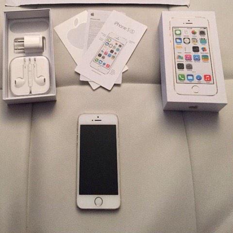 Thebeltguy's tweet photo. iPhone for sale for the low hmu http://t.co/Rwx5ybsggV