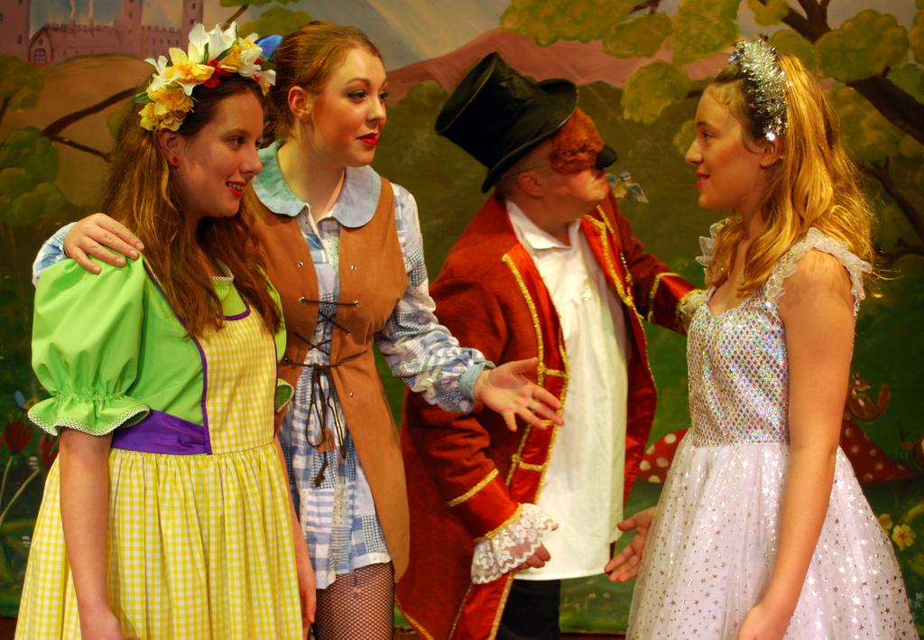 I hear that tickets to Mother Goose <a href="/YoulgraveVH/">YoulgraveVillageHall</a> make great Christmas presents. yvh.org.uk/panto