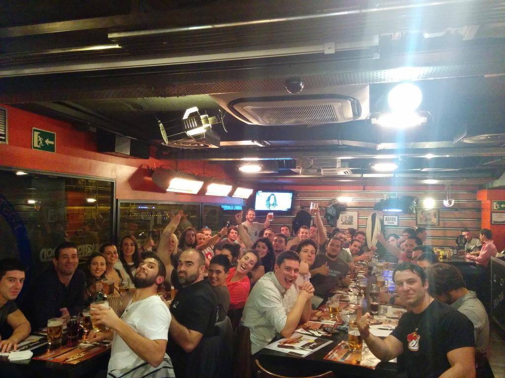 BlackDemonsFA's tweet photo. Cena de Navidad #orgullodemons #daretobeback #bedemons http://t.co/iyOP1IQ0Ec