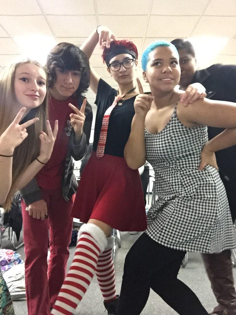 brandon_updates's tweet photo. Brando loves the squad http://t.co/9T2V0LF2rW