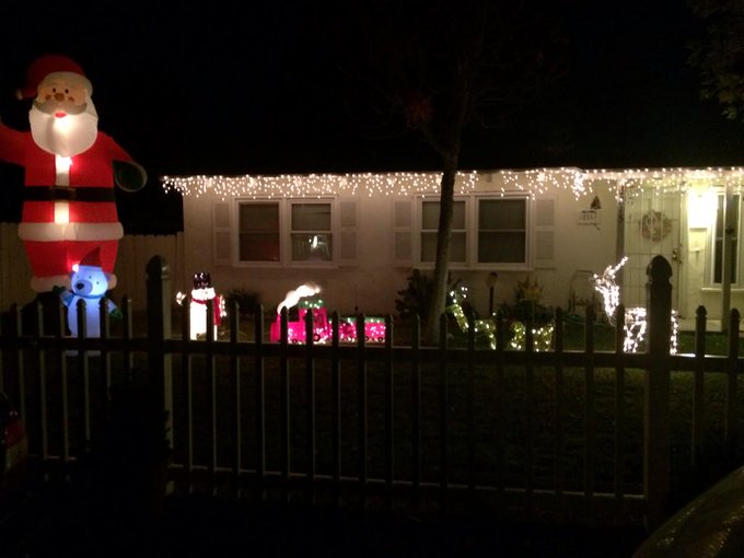Holiday Spirit at Payton's  Place!! http://t.co/C27DvTfURF
