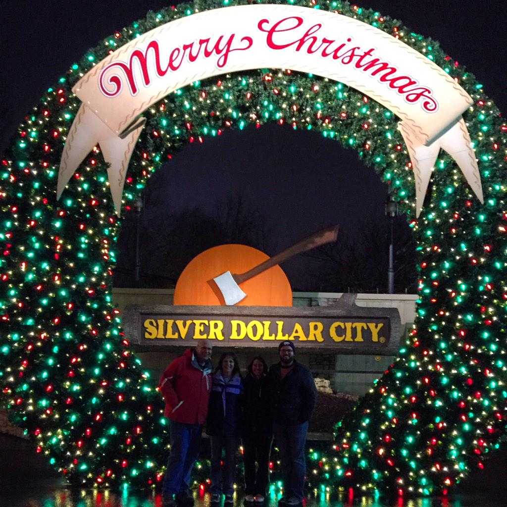kristin_scates's tweet photo. It's an Old Fashion Scates family Christmas down at Silver Dollar City! #ScatesFam #Christmas2014 http://t.co/Z3E61DVhou