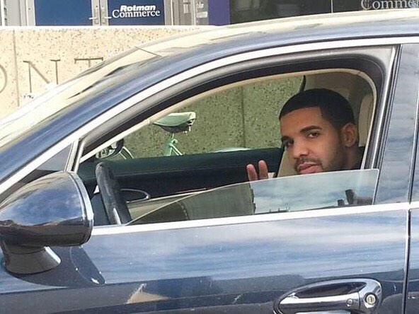 WorIdStarComedy's tweet photo. When you see your teacher getting jumped but remember they didnt give you that 1% for a B in their class http://t.co/6YKzDGaEGa