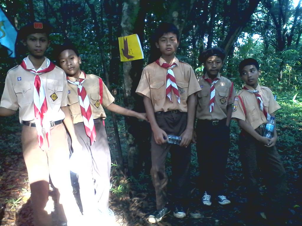 ranti_luthfia's tweet photo. @ScouTJRAni 
#Lt1ScouTJRani
#ScouTJRani
#pramukAksi
#Ciangsana http://t.co/NOP5AYtvlY