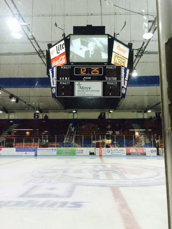 AndyHallRadio's tweet image. Game time at the #MadhouseOnHickman less than 15 mins!  @bucshockey hosts Waterloo.  #VoxInTheBox