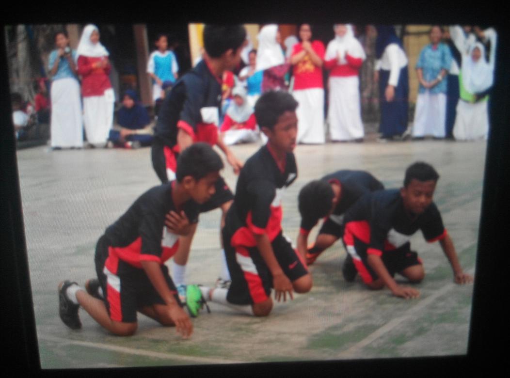 7Brunhilde40's tweet photo. Gol Kedua diraih setelah insiden jatuhnya Aqsyal. Dan gol ini dipersembahkan untuk Aqsyal Ramadhan http://t.co/2b1zdcGZAA