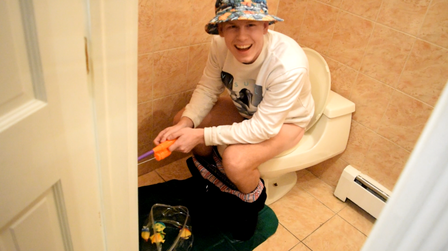 DanqerousDave's tweet photo. “@TeeqoJakob: Hanging Out With FaZe Clan! #4 going up tomorrow! http://t.co/MngvNKffkR” Thats about what i expected from Faze! Hahaha