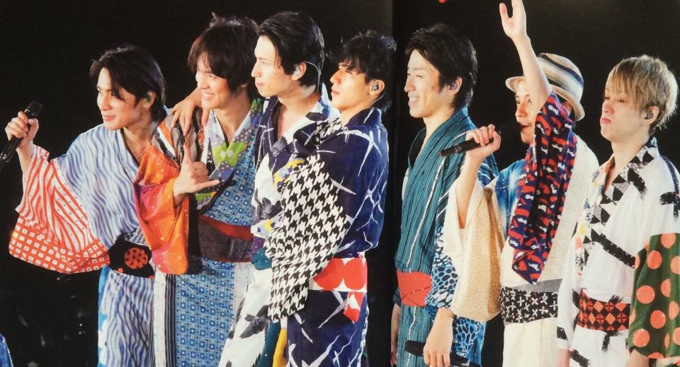 kira__8's tweet photo. ツアーの最中やけど！
もうすぐクリスマスやで♪

俺らからのプレゼントは
十祭のDVD&amp;ブルーレイ！！

是非買ってなー！秘蔵映像満載やで♪ http://t.co/DAsKZFIVpJ