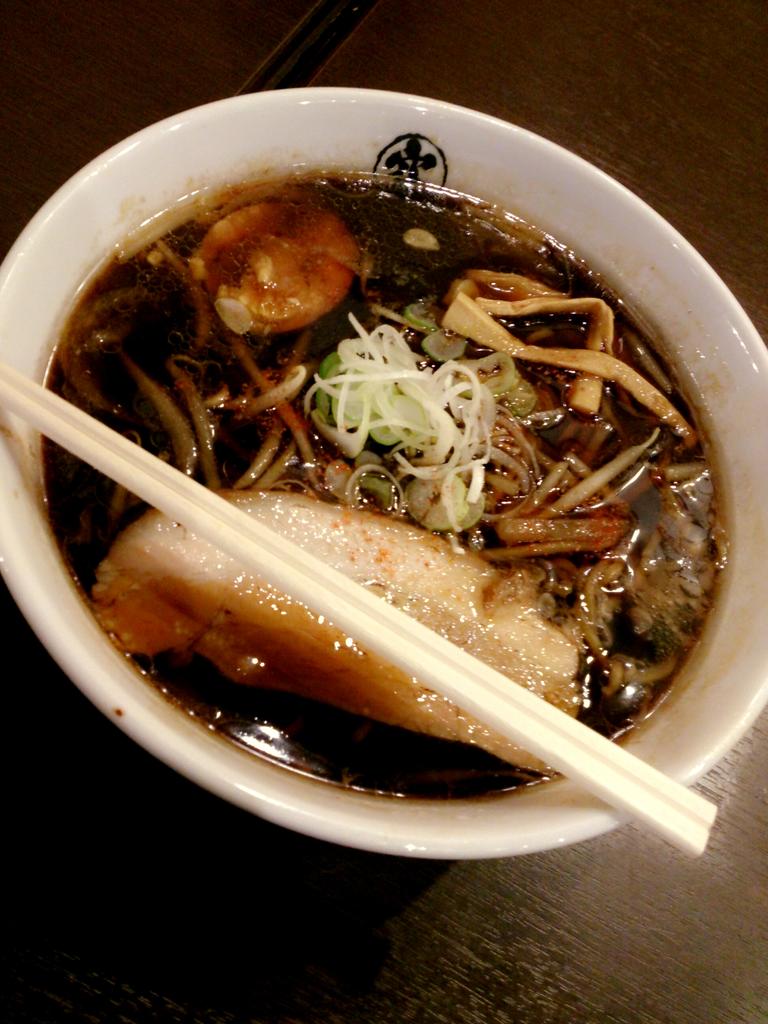situation0617's tweet photo. あかりとラーメン空で食べてきたぁ(^^)
これから待ちに待ったデビクロくん見てくる♡ http://t.co/yz45kBz7K9