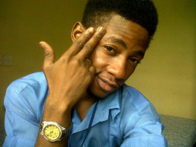 valdeefelix2's tweet photo. Music make mee http://t.co/WkbazyO6vb