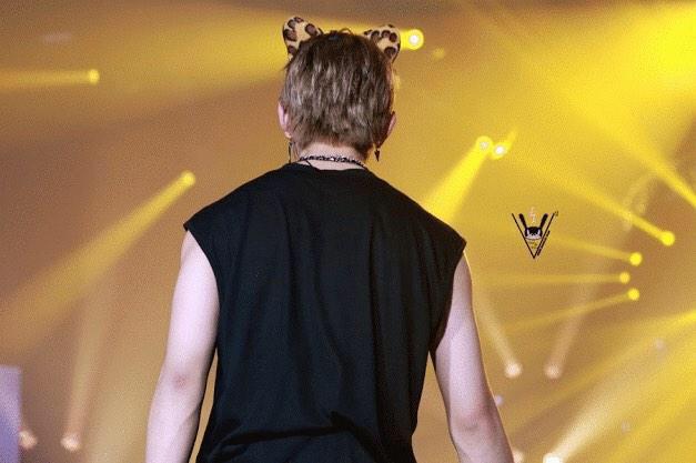 a_piknk's tweet photo. え...なで肩 http://t.co/Qn1ZFBLlpw