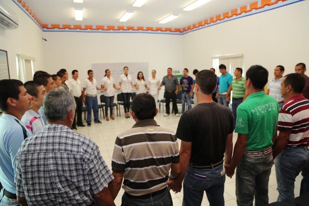 lineasdelgadas's tweet photo. Apoya Gobierno a 508 colimenses en tratamiento de adicciones http://t.co/zM8wHW9ATl http://t.co/ZuEnJuVwpa