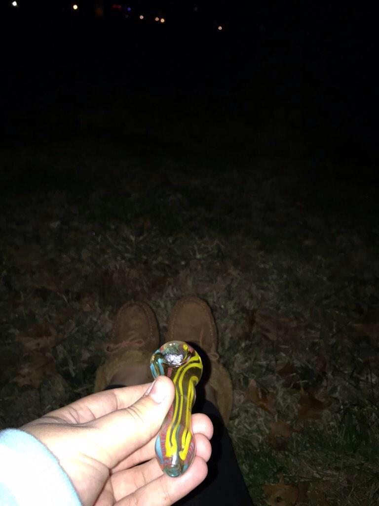 SnapchatView's tweet image. Smoking out back, at night. I know your doing it right now 😎🔥🔥💨💨