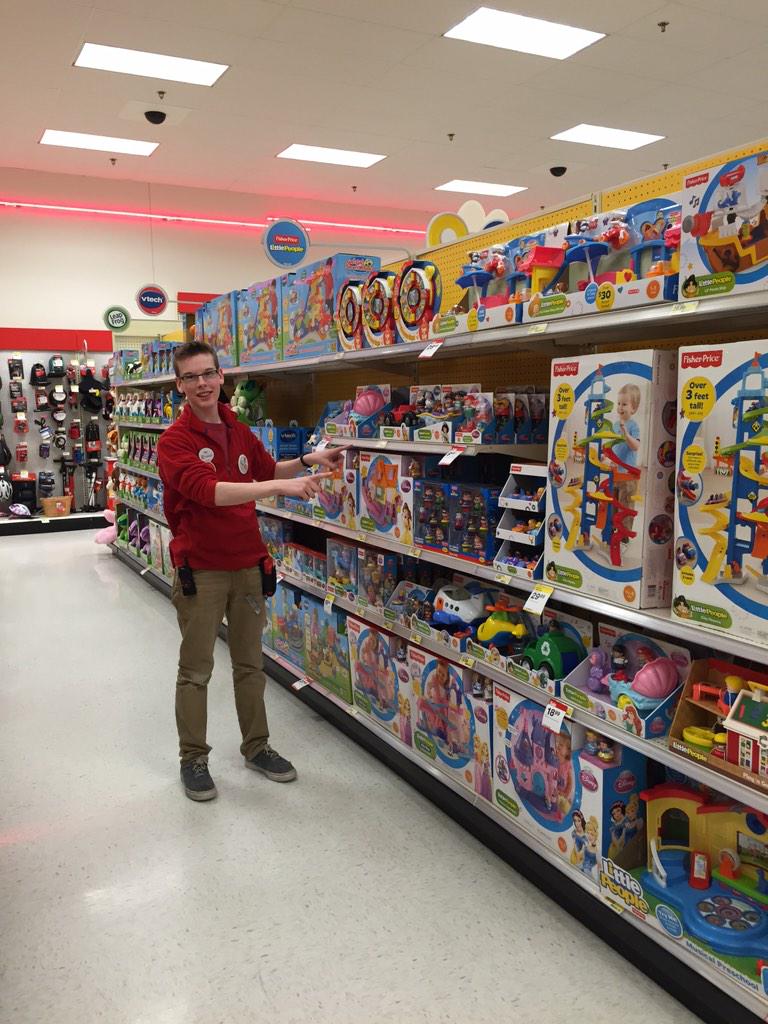 AmyTrevarthen's tweet photo. Busiest weekend in retail doesn't stop @Mattalms from keeping toys full! @RawaySari @AFjers http://t.co/YGrTqspPMq
