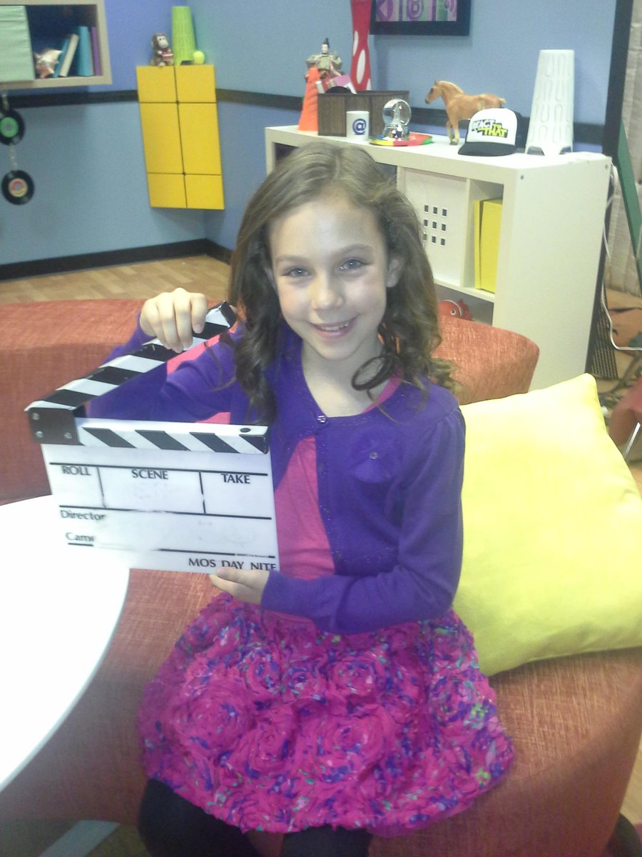 KACEYFIFIELD's tweet image. #ReactToThat, ep4 was #AWESOME #superFun #lovedIt #filming #watching #funonset #reacting #rocks :)