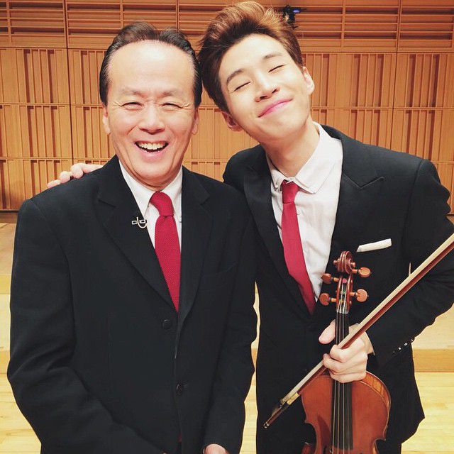 StringHenryINA's tweet image. "@String_INA: 😘😘😘😍 RT @henrylau89  "" mr. geum nan-sae ! 금난새선생님 많이알려주셔서감사합니다! "" http://t.co/9UkPAedjbV"