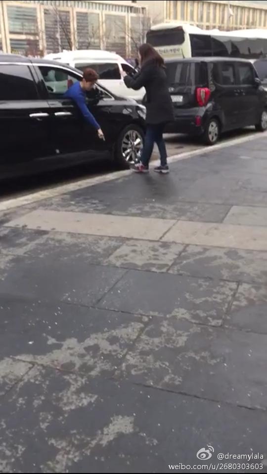 StringHenryINA's tweet image. "@String_INA: #Henry during fliming new drama ..
cr:Logo http://t.co/hbk5kytoSq"