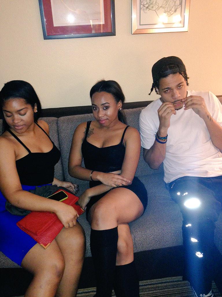 htownsinnysin's tweet image. Lil kick back w/ @RollinOnStones @iRome927 @BugzKahoku 🍻🍃