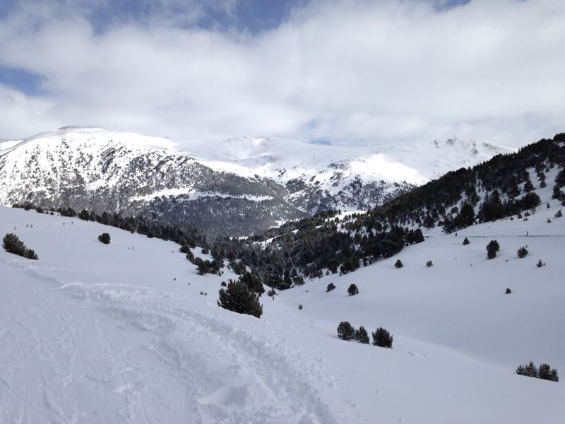 adrianpolo89's tweet photo. Por fín inauguramos la temporada de eski, con ganas de pasar frio http://t.co/oiGMH2y188