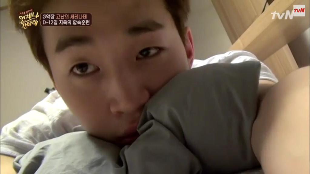 StringHenryINA's tweet image. "@String_INA: 141219 #AlwaysCantare #헨리 #henry  (#@HenryPrinceclub ) ... Cuteeee 😘😘😘 http://t.co/TrQ8L5QDgg"