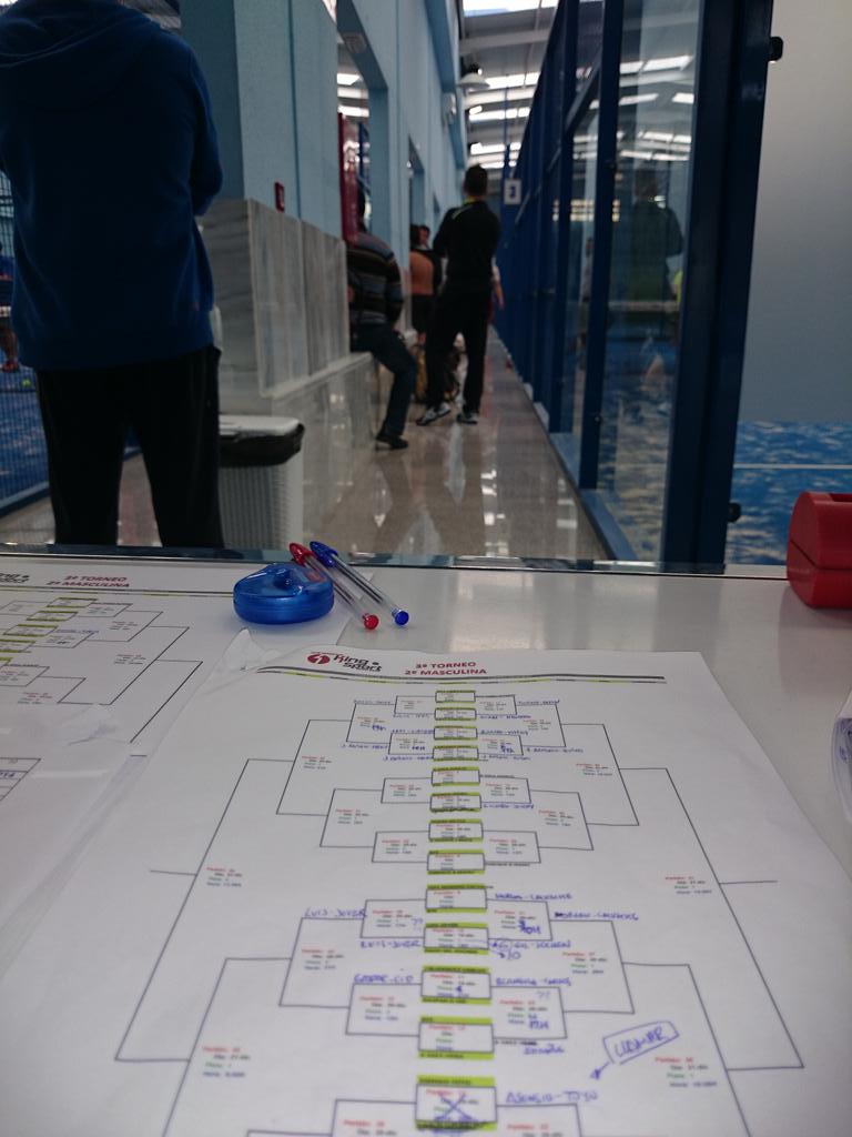 PadelKingAlm's tweet photo. Los cuadros decidirán quien se adjudica los super premios!!  #padel http://t.co/EDIJzDZmwB