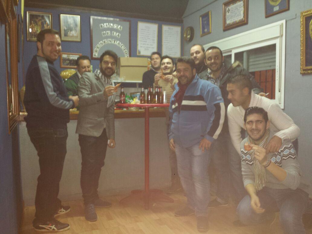 1AltaPresent's tweet photo. grandisima noche!! Y hechando en falta a compañeros como @bubitopresent @danidebaza @JorgeAguilaO @chinopresent  ect. http://t.co/LwoK94UsqZ