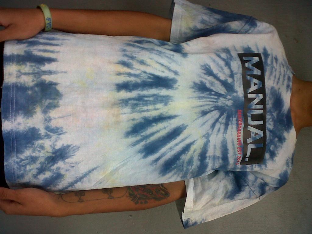 MuhammadazisSK8's tweet photo. Manual tiedye ! @ManualSk8 http://t.co/C8RwhBSlAE