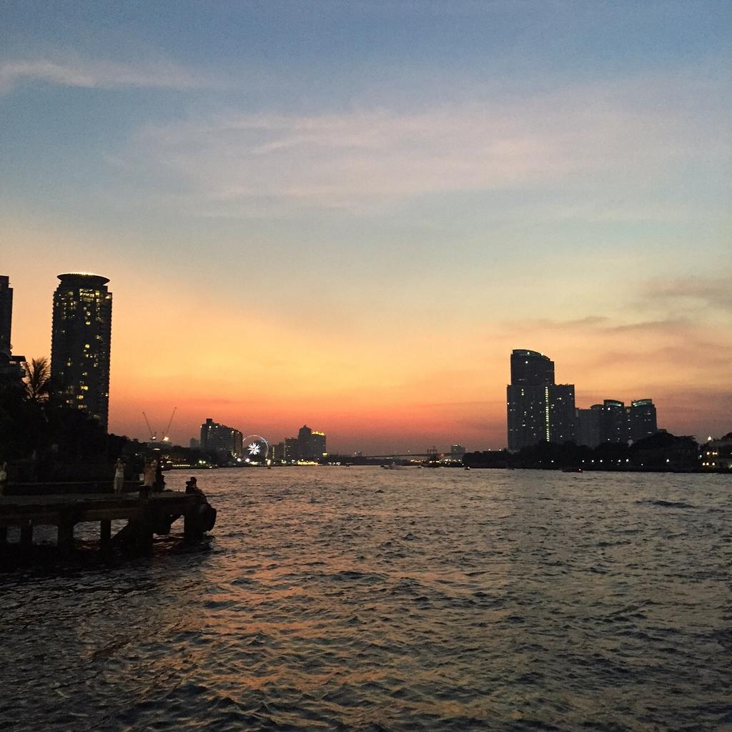michaelnurlife's tweet photo. "@Yanisainbangkok: #Bangkok #20Dec2014 http://t.co/vskmZriNWj" fabulous