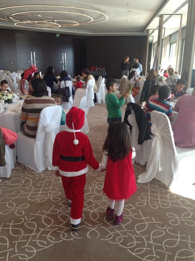 losev1998's tweet photo. Antalyalı çocuklarımız yeni yıl partisinde moral depoluyorlar... http://t.co/nNgwHSiXNg