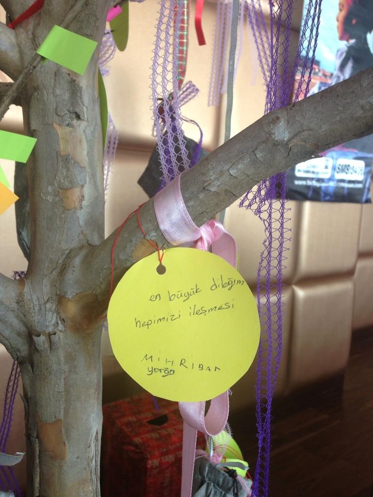 losev1998's tweet photo. Antalyalı çocuklarımız yeni yıl partisinde moral depoluyorlar... http://t.co/nNgwHSiXNg