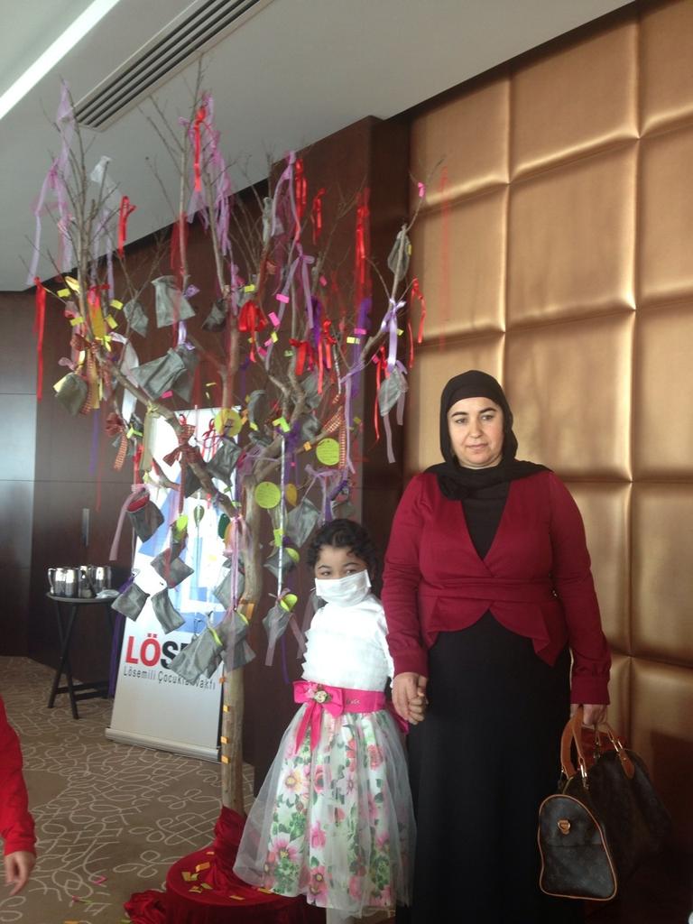 losev1998's tweet photo. Antalyalı çocuklarımız yeni yıl partisinde moral depoluyorlar... http://t.co/nNgwHSiXNg